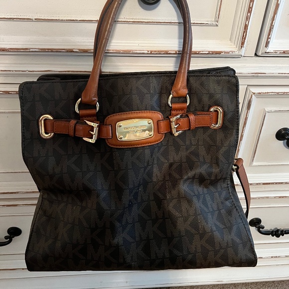 Michael Kors Purse - Picture 1 of 5